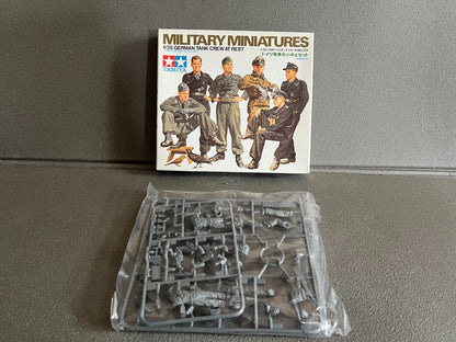 Maquette Militaire Figurine Soldat German Tank Crew At Rest Tamiya 1/35