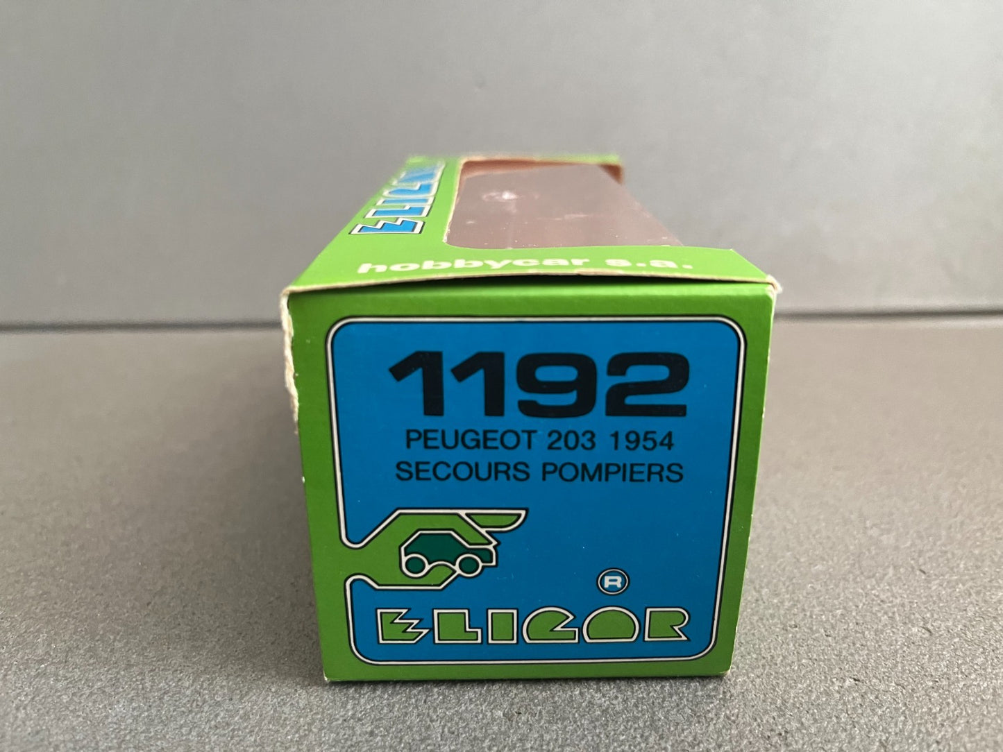 Voiture miniature Peugeot 203 secours pompiers Lyon Eligor France au 1/43