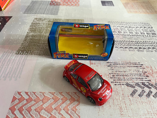 Voiture miniature Volkswagen New Beetle Cup Burago Street Fire 1/43