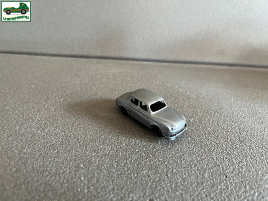 Ancienne Miniature Voiture Plastique Renault Dauphine Cadum Pax au 1/86