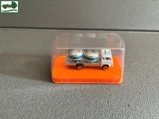Voiture miniature Camion Mercedes Aeroport Guiloy Spain Echelle 1/124 Majorette