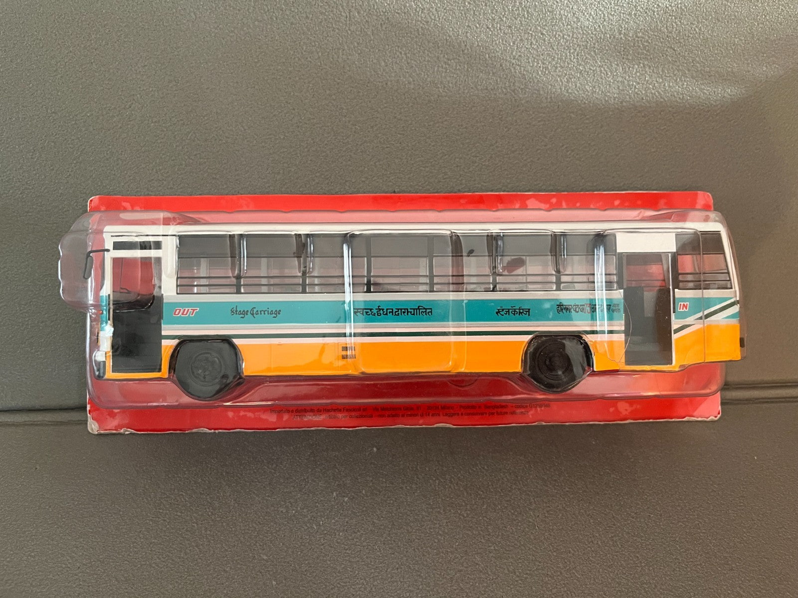 Voiture miniature Tata LPO 1512 Autocar Autobus Bus Hachette 1/43