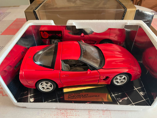 Voiture miniature Chevrolet Corvette Convertible Burago 1/18