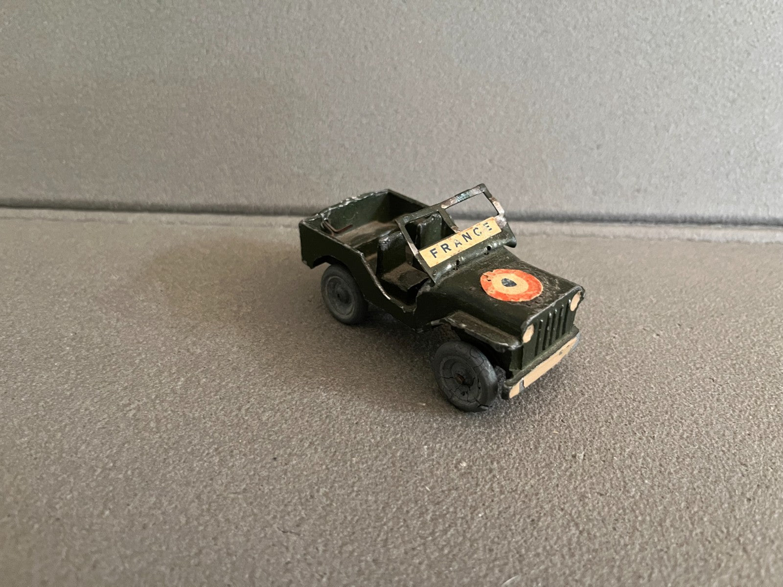 Rare Ancienne Voiture Miniature Militaire Jeep Willis Armée Française Zamak 1/43