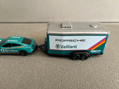 Voiture miniature Porsche Taycan + Remorque Vaillant Majorette au 1/63