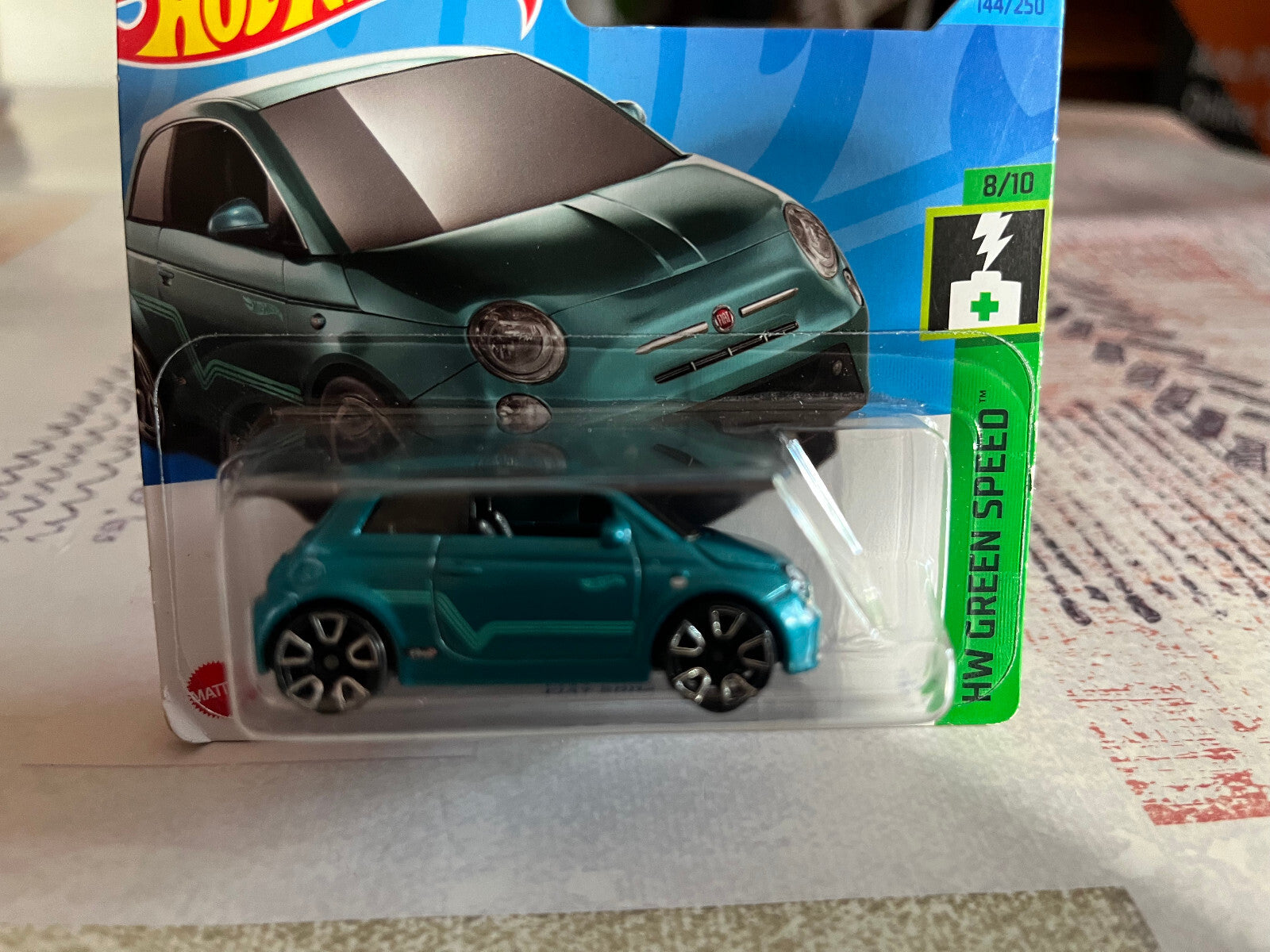 Voiture Miniature Fiat 500 électrique 500e Hotwheels 1/64 Echelle Type Majorette