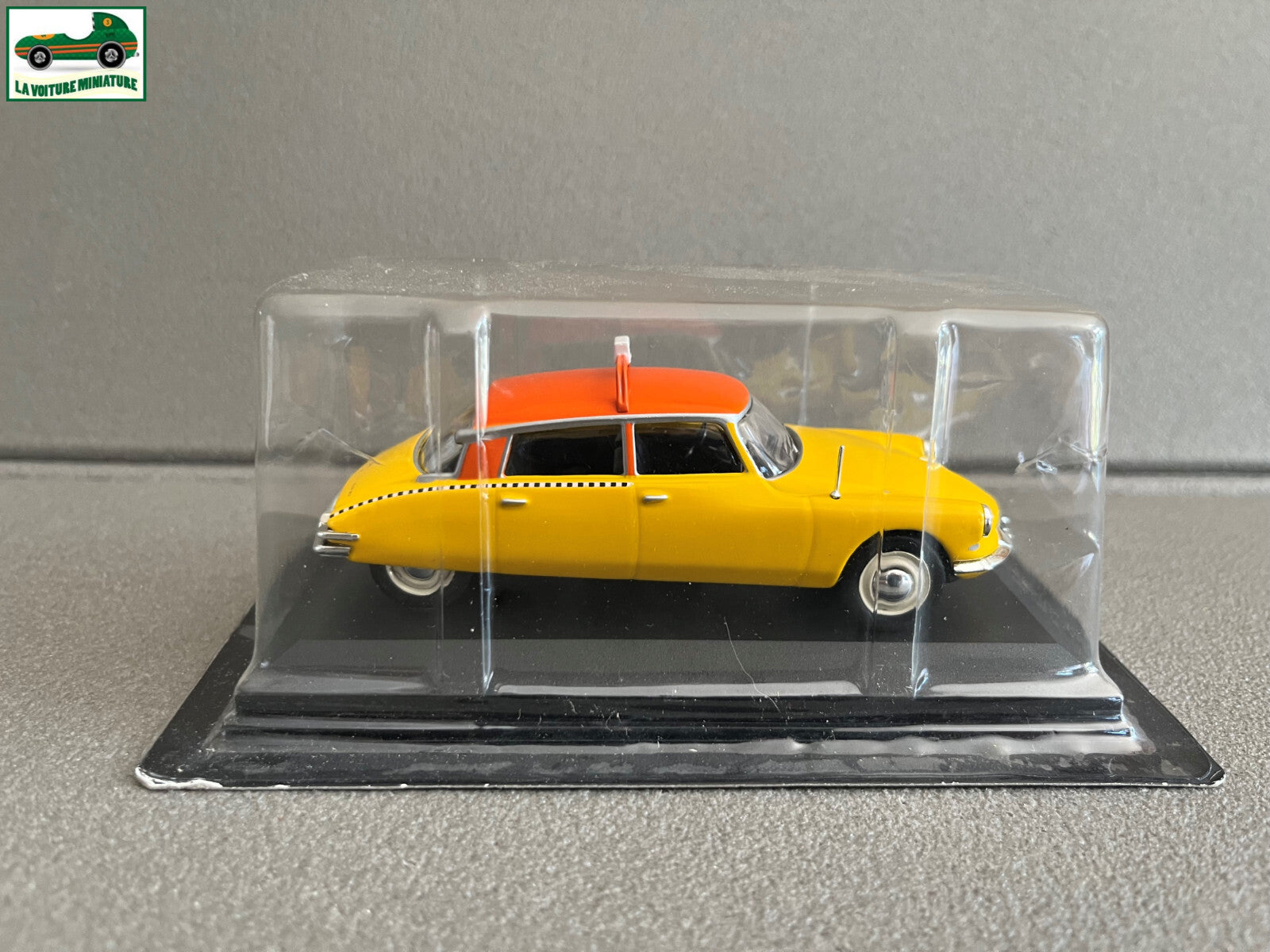 Voiture Miniature Citroen DS 19 Amsterdam 1958 Taxi Du Monde au 1/43 Altaya