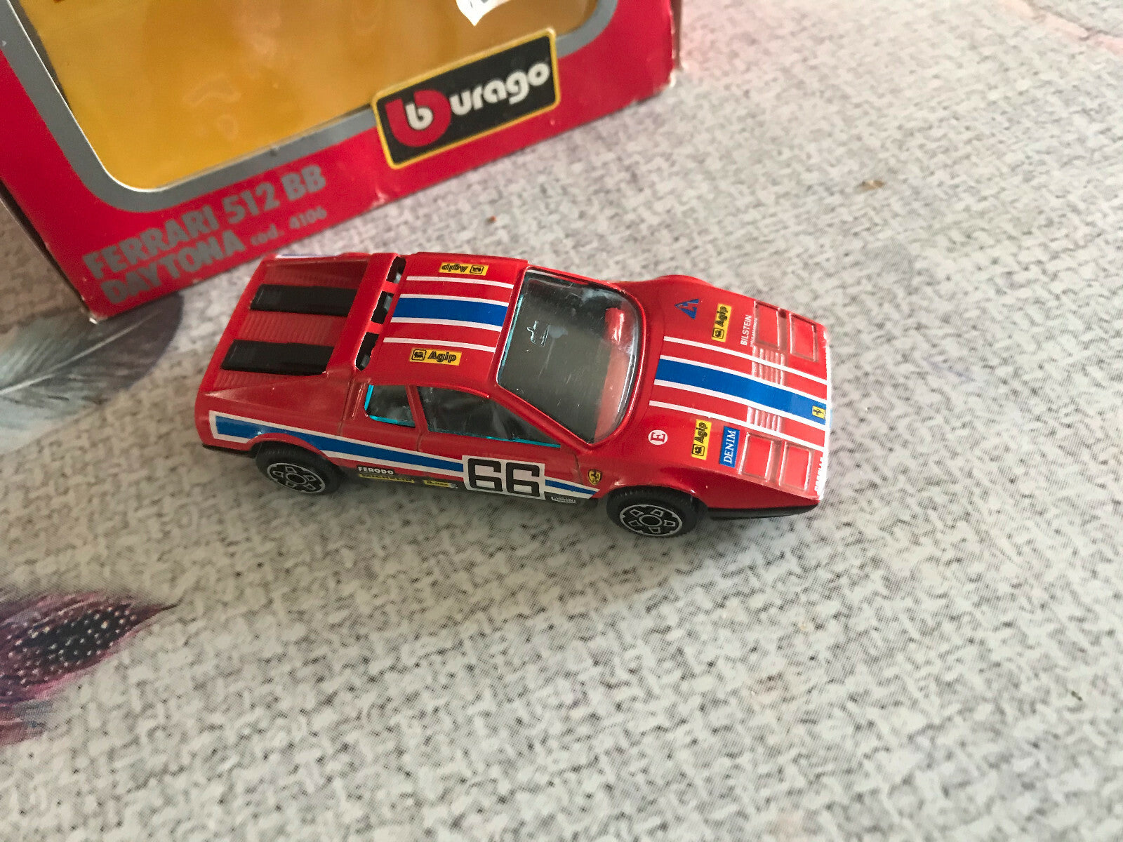 Ancienne Voiture Miniature Ferrari 512 BB Burago Made in Italy 1/43