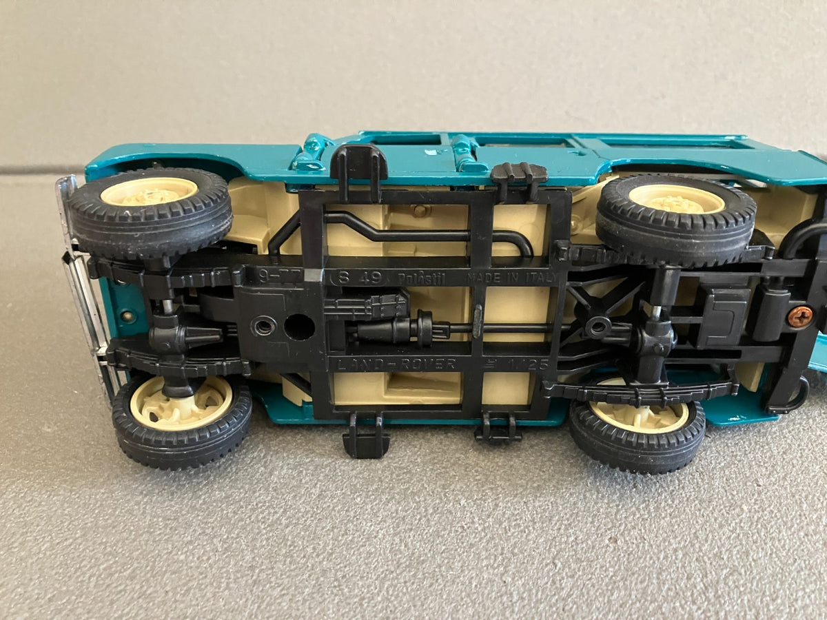 Ancienne Voiture miniature Land Rover Polistil Italy 1/25 Incomplète