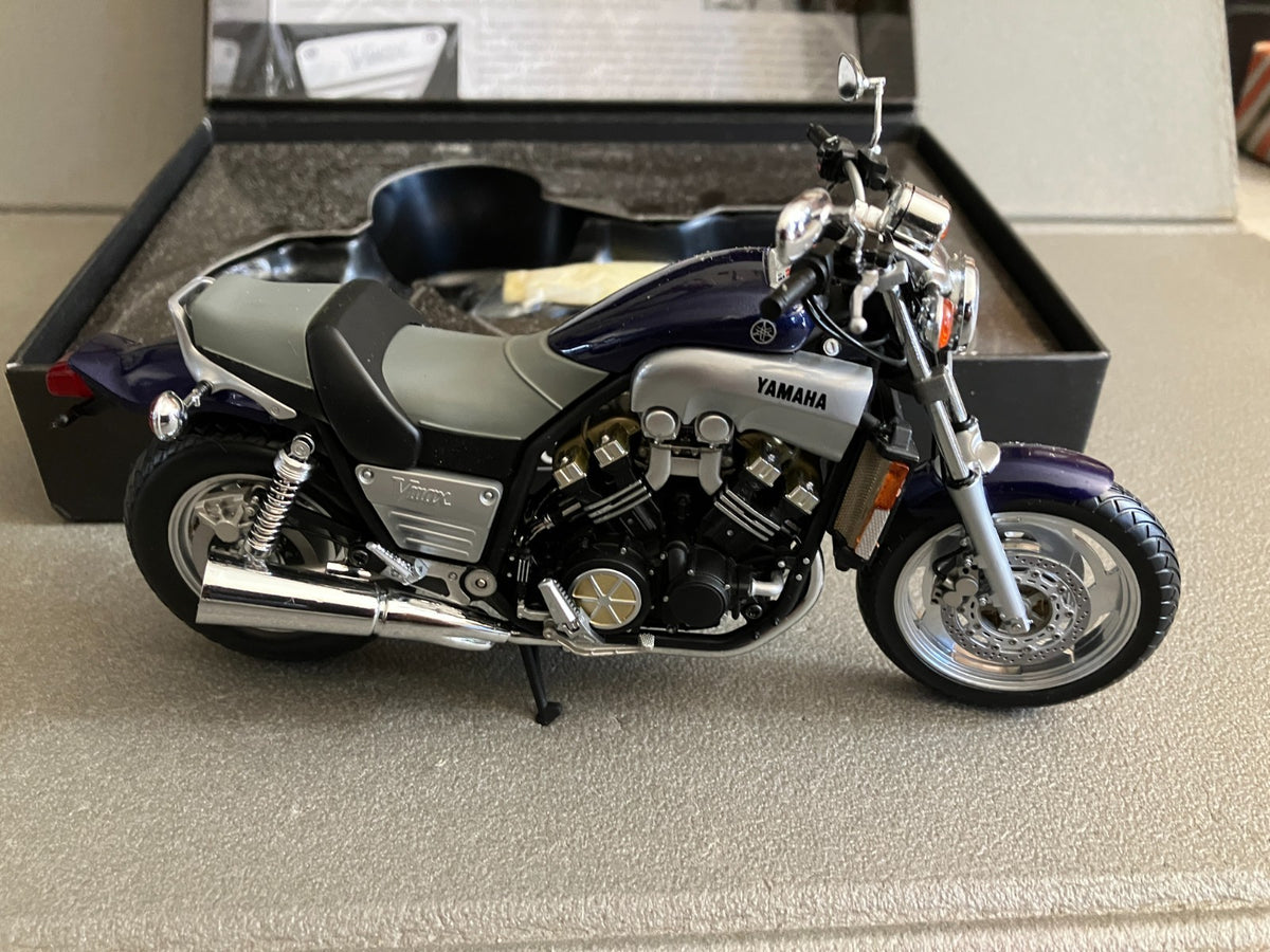Moto miniature Yamaha Vmax 1993 Blue Minichamps 1/12