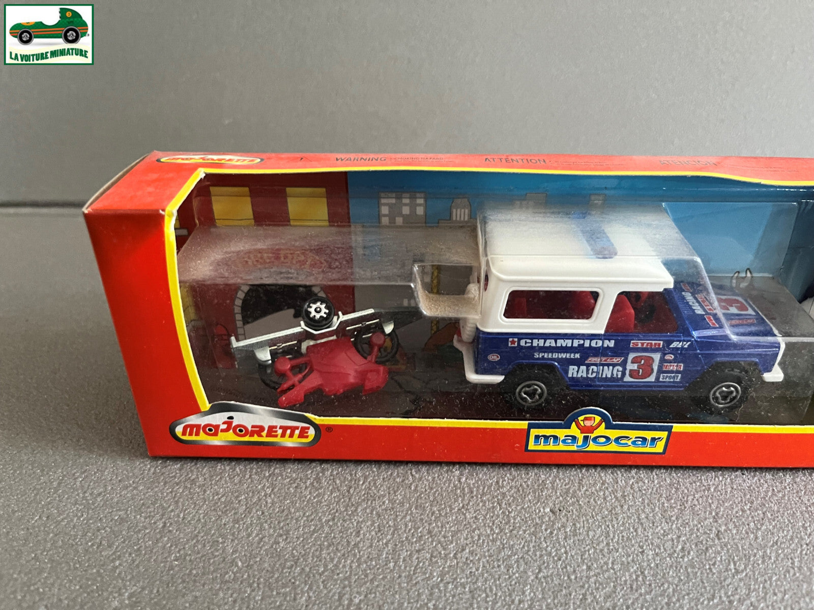 Voiture miniature Majocar 7300 4x4 Remorque avec Moto Majorette