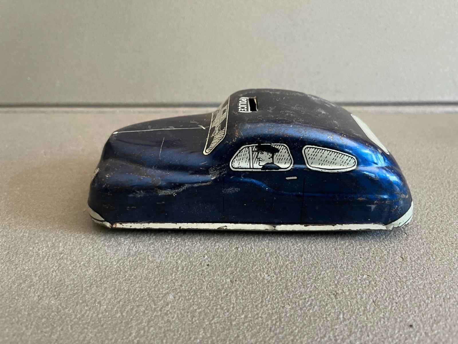 Jouet Ancien Voiture Miniature Tôle MT 3320 Mettoy Police Friction Incomplet