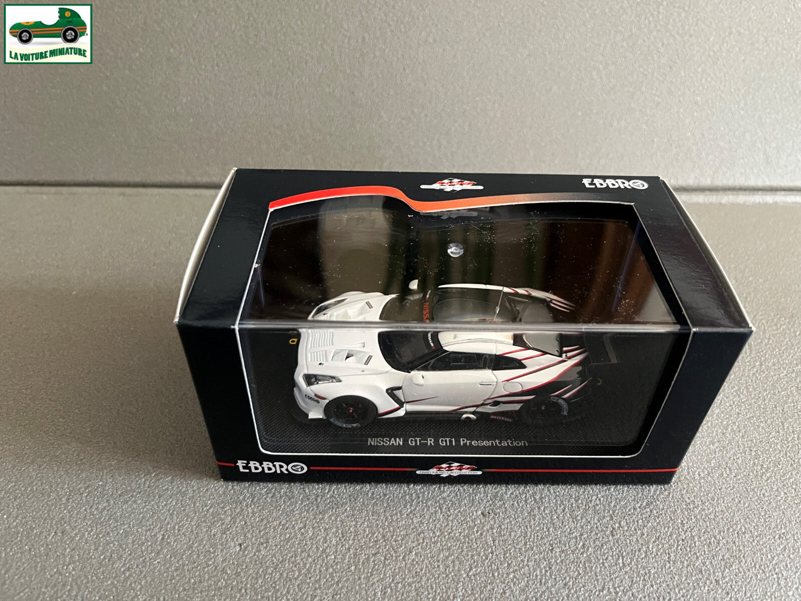 Voiture Miniature Nissan GT-R GT1 Presentation Ebbro au 1/43