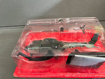 Hélicoptère de combat Miniature Aerospatial AS332 Super Puma Armée Terre 1/72