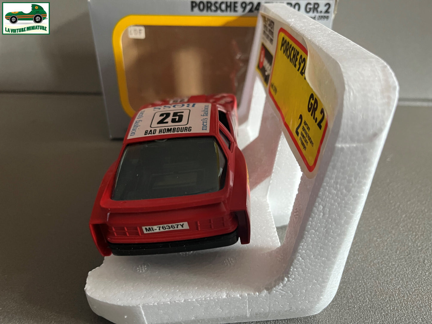 Ancienne Voiture miniature Porsche 924 Turbo GR.2 cod. 0199 Burago au 1/24