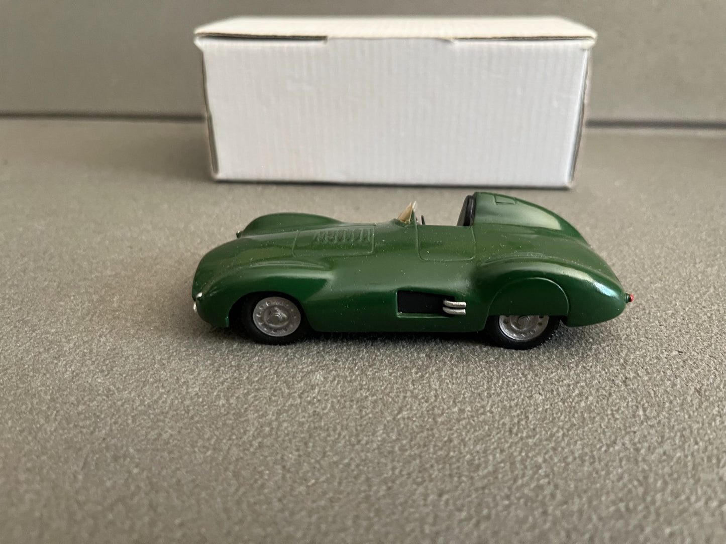 Ancienne Voiture miniature Kit métal monté Mikansue Cooper Jaguar au 1/43