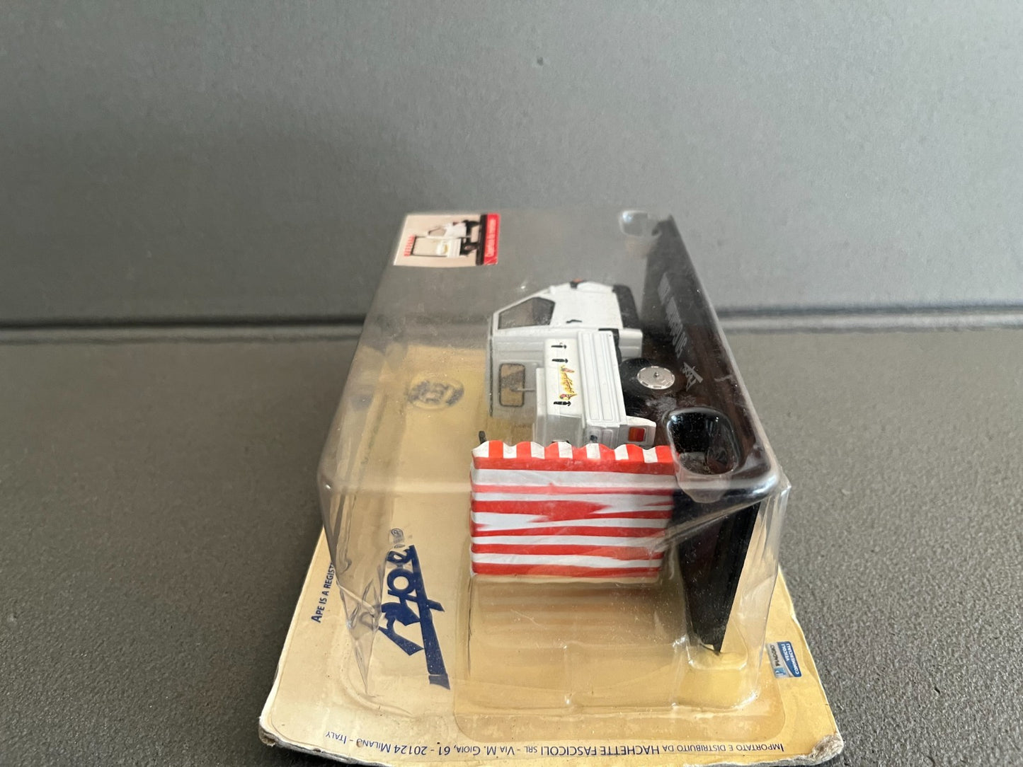 Voiture Miniature Triporteur APE 50 Gelataio Glacier 2006 au 1/32