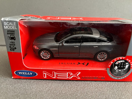 Voiture Miniature Jaguar XJ Welly au 1/34 1/36