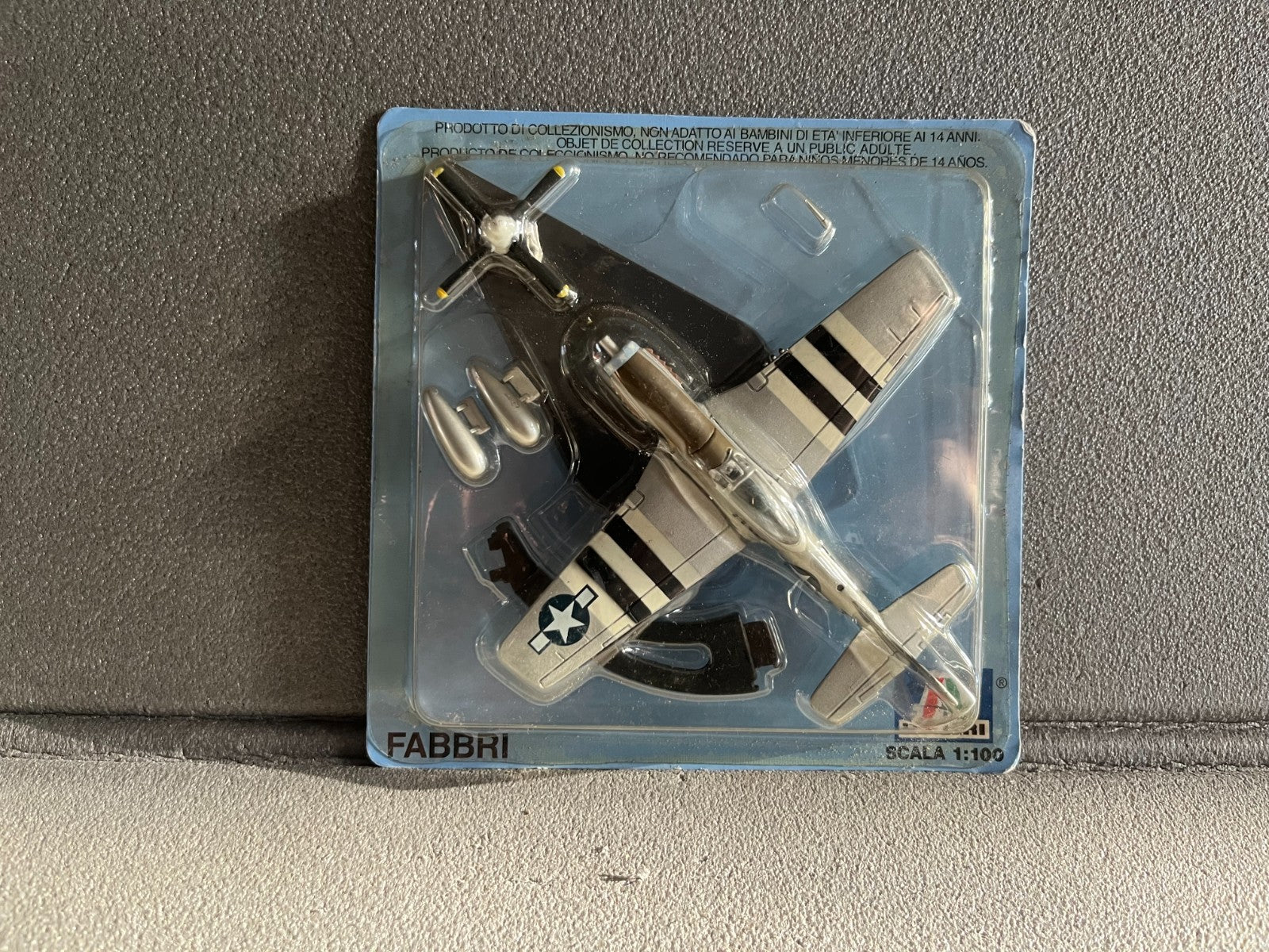 Avion miniature Militaire P-51 Mustang Fabbri Italeri 1/100