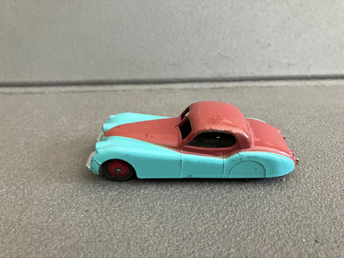 Ancienne Voiture Miniature Jaguar XK120 157 England Meccano Dinky Toys 1/43