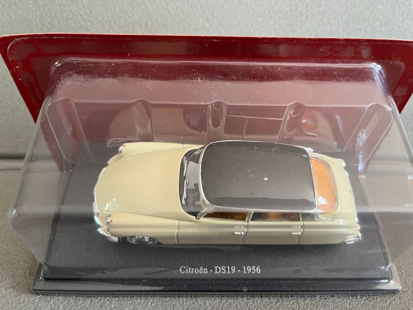 Voiture Miniature Citroen DS 19 1956 au 1/43