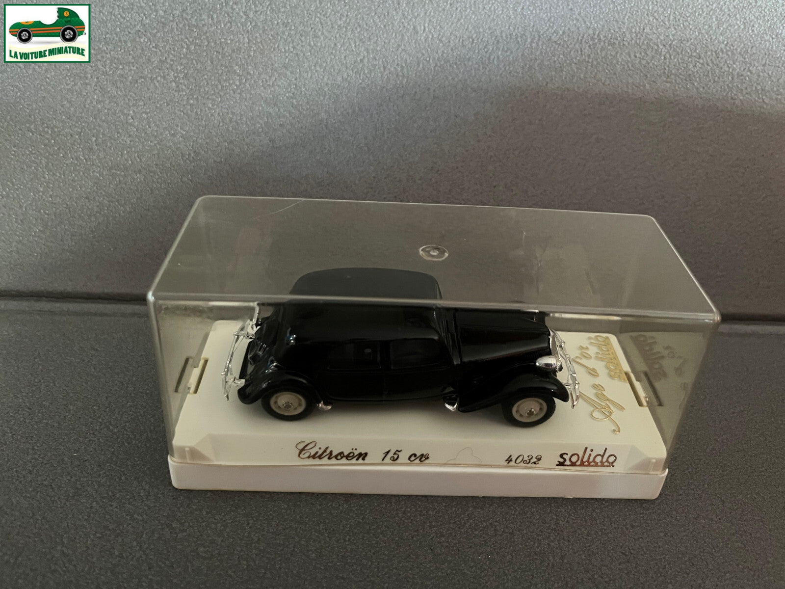 Voiture Miniature Citroen 15 CV 4032 Traction Solido au 1/43