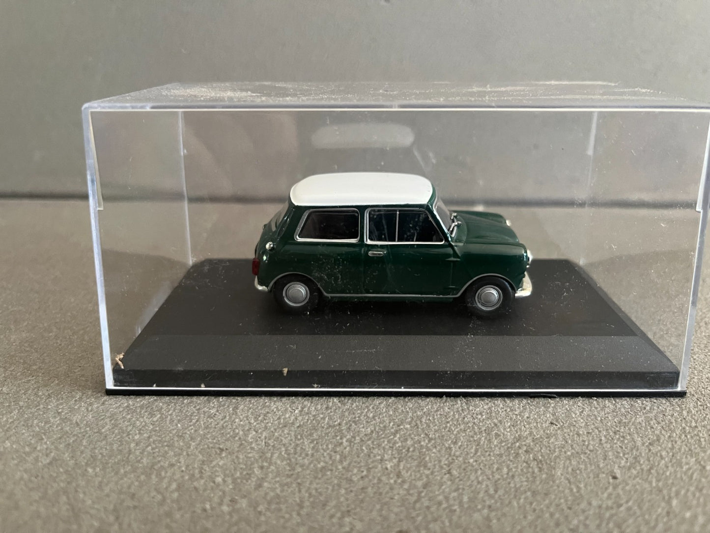 Voiture miniature Mini Cooper S 1967 au 1/43