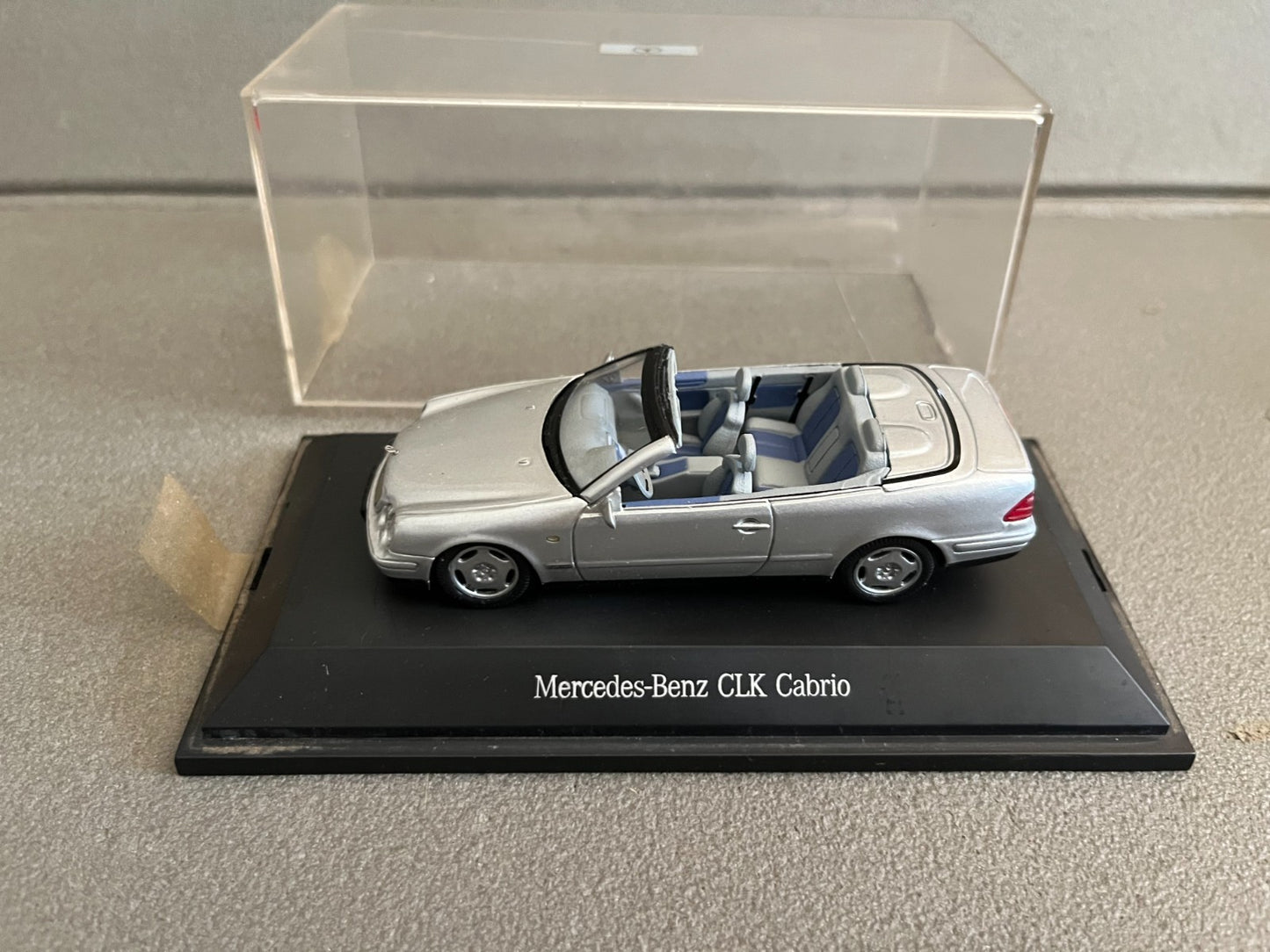 Voiture Miniature Mercedes Benz CLK Cabrio Schuco au 1/43