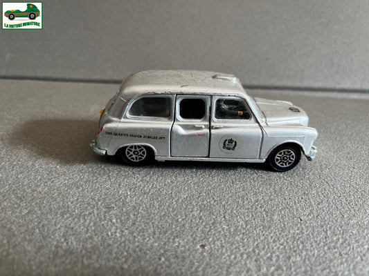 Ancienne Voiture Miniature Austin taxi Jubilee 1977 Queen Dinky Toys England