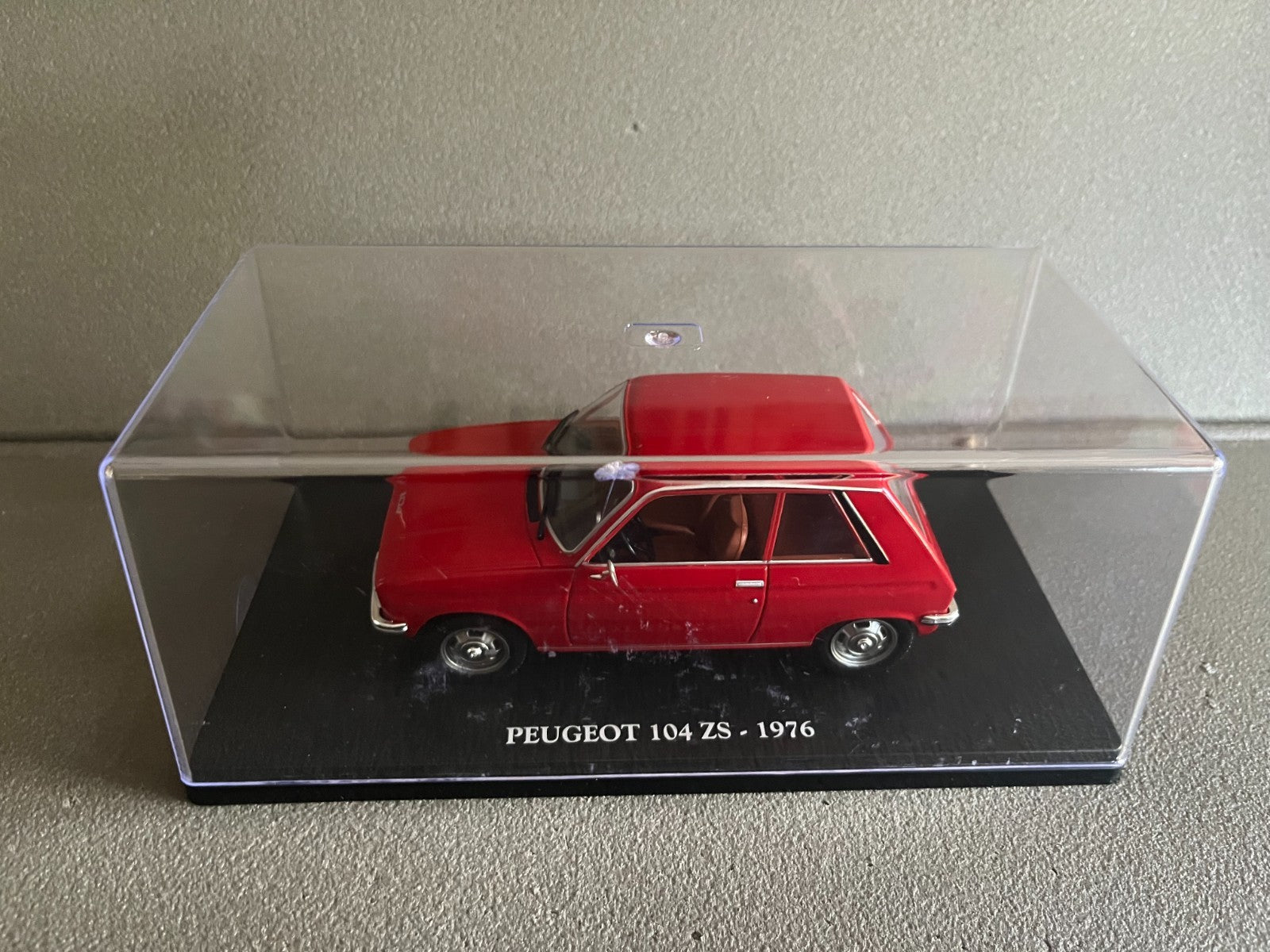 Voiture miniature Peugeot 104 ZS 1976 au 1/24