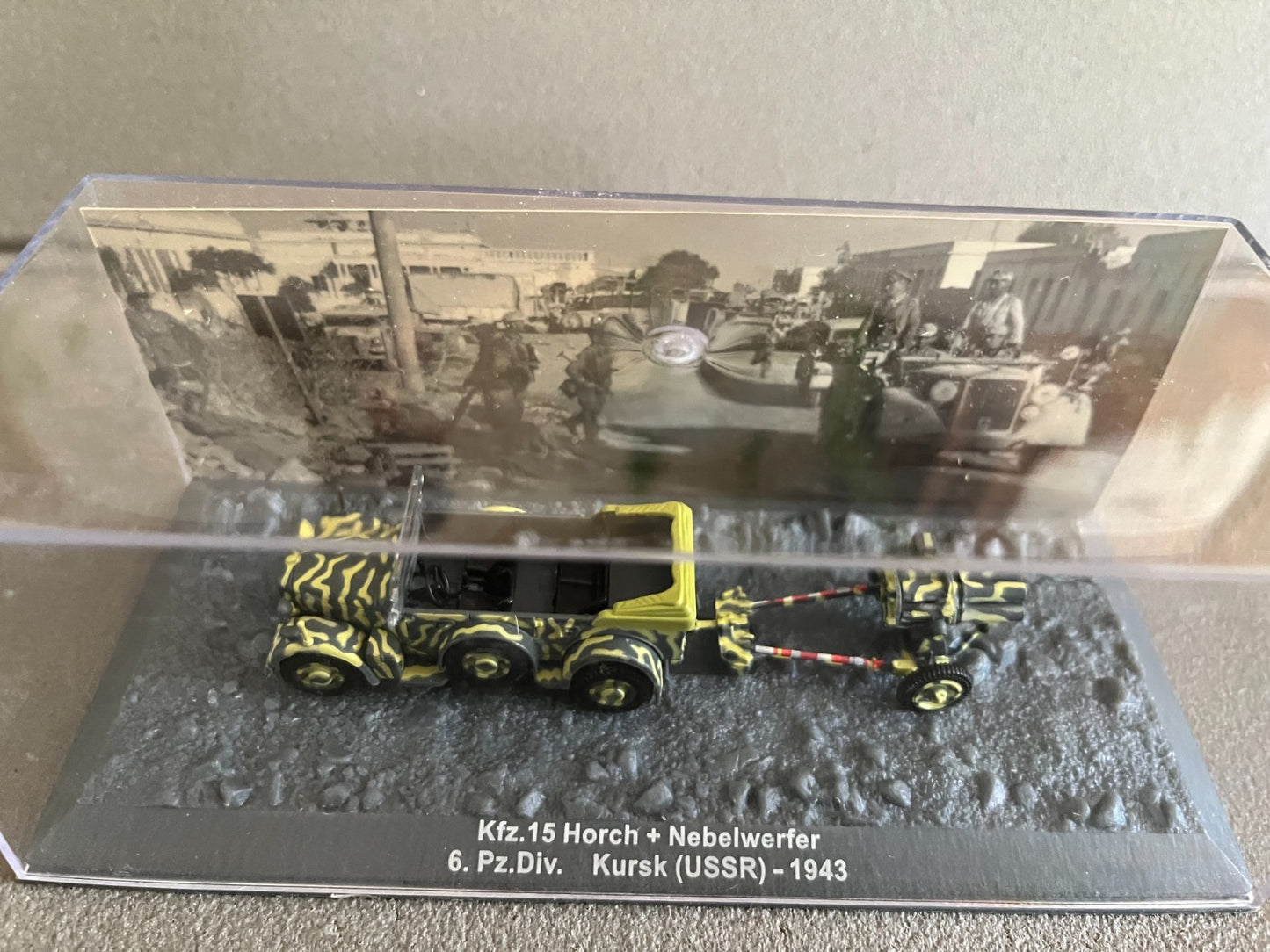 Miniature Militaire Char Tank Blindé Kfz.15 Horch + Nebelwerfer Altaya 1/72