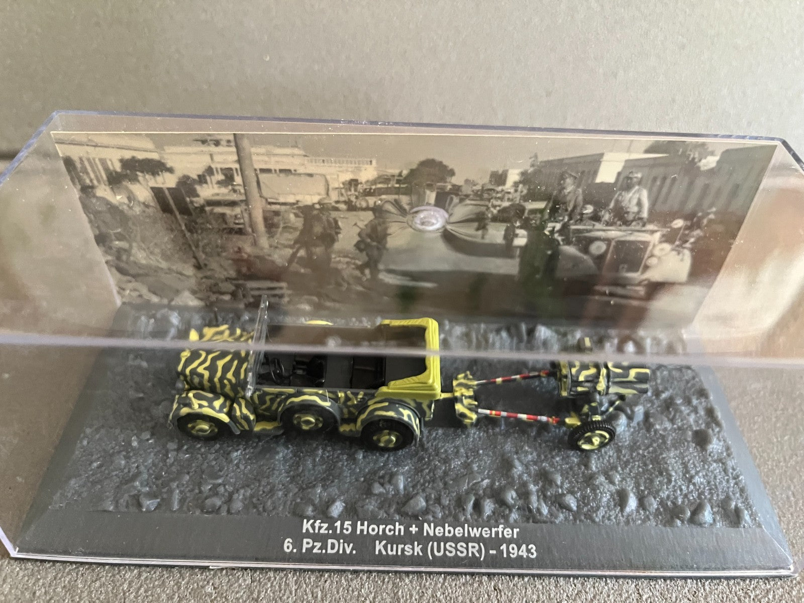 Miniature Militaire Char Tank Blindé Kfz.15 Horch + Nebelwerfer Altaya 1/72