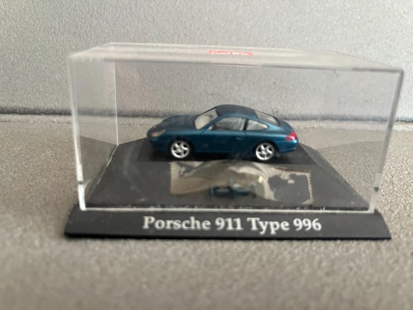 Voiture Miniature Porsche 911 Type 996 Herpa au 1/87 HO