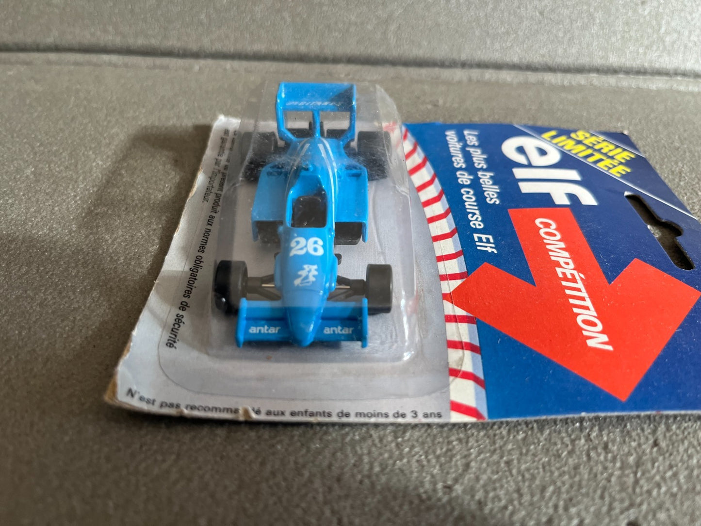 Voiture miniature F1 Ligier Antar JS 25 1985 Elf Competition 1/53 Type Majorette