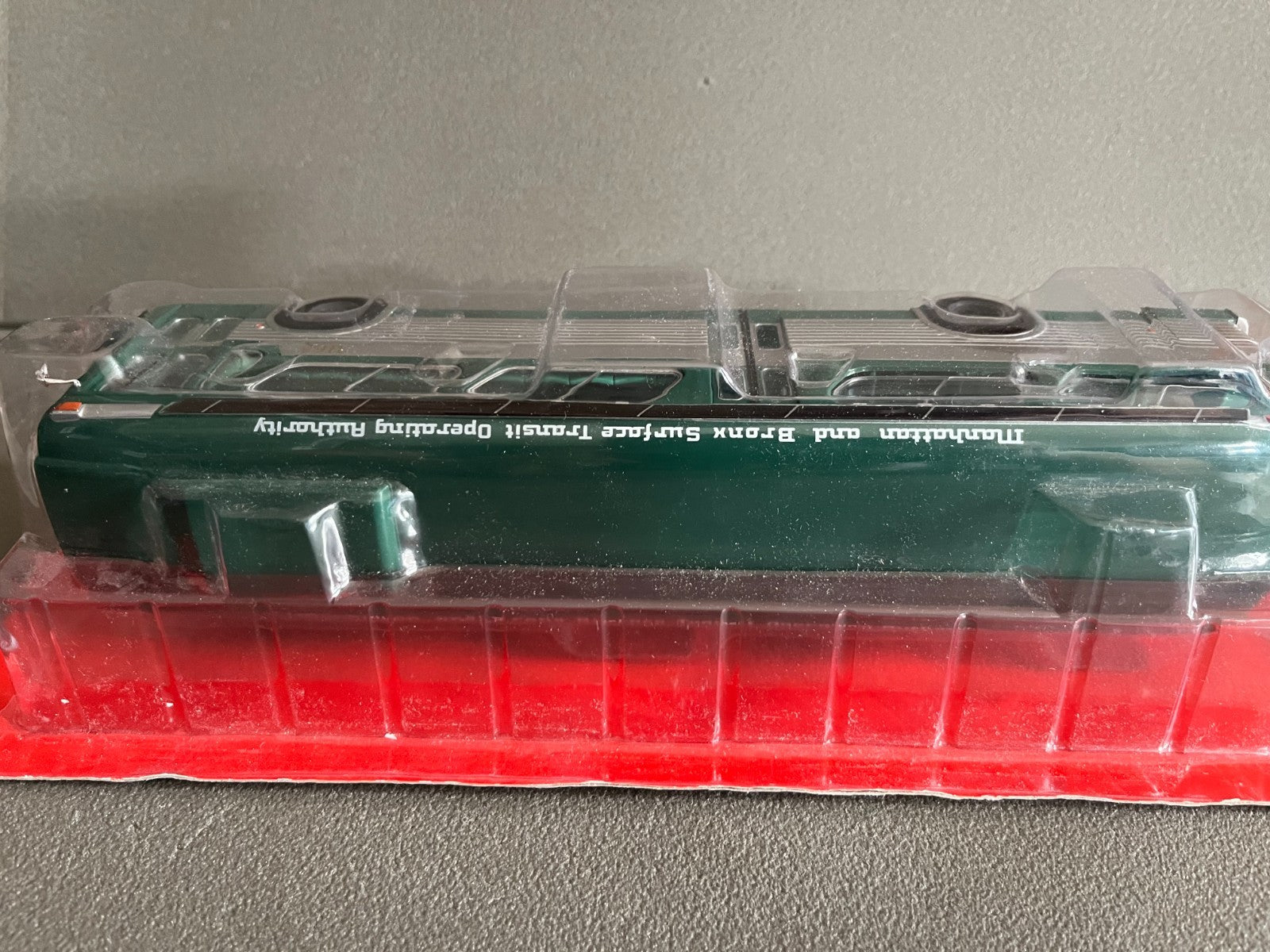 Voiture Miniature GM GMC New Look Fish Bowl Autocar Autobus Bus Hachette 1/43