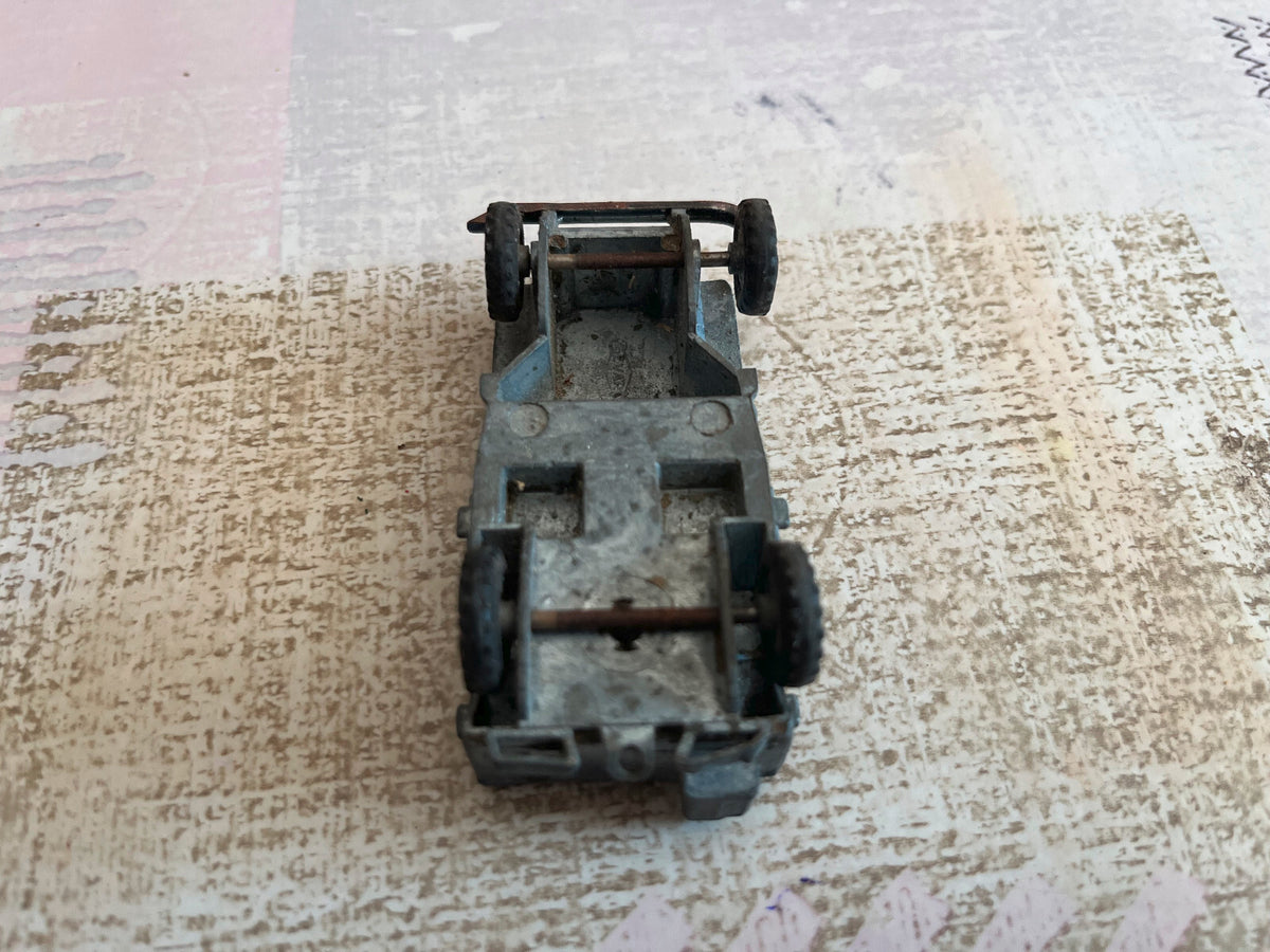 Ancienne Voiture Miniature Gevarm Jeep FJ France Jouets Epave