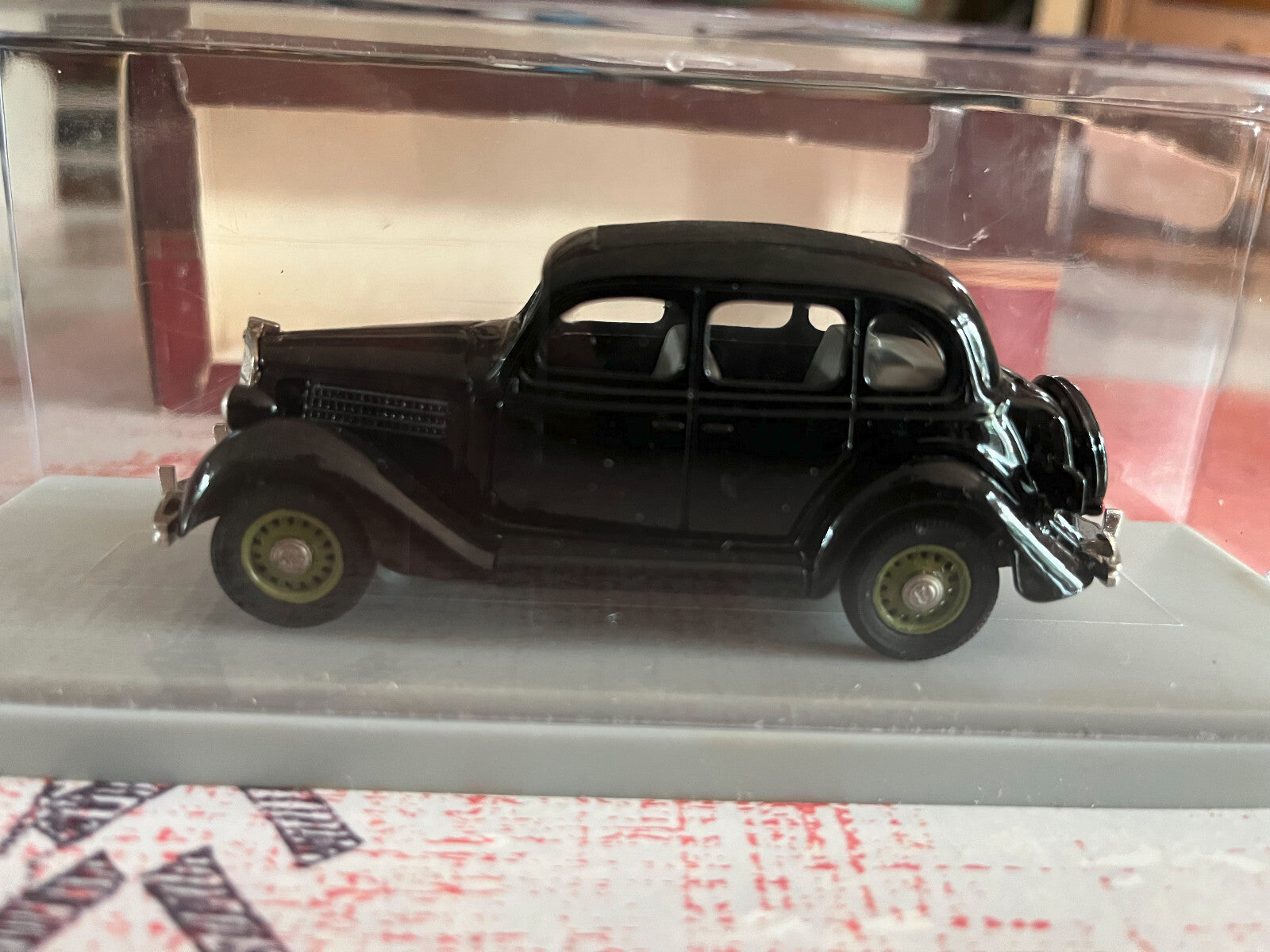 Voiture Miniature Ford 1935 Fordor Touring Sedan 42 Rextoys 1/43