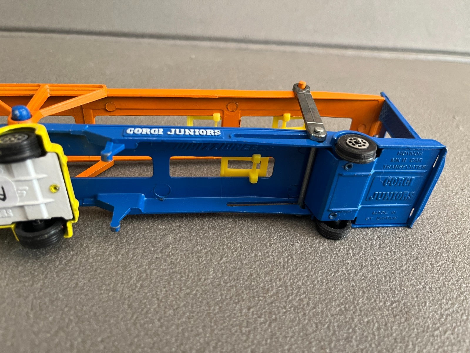 Ancienne Miniature Camion Porte Voiture Ford D Hoynor Corgi Juniors
