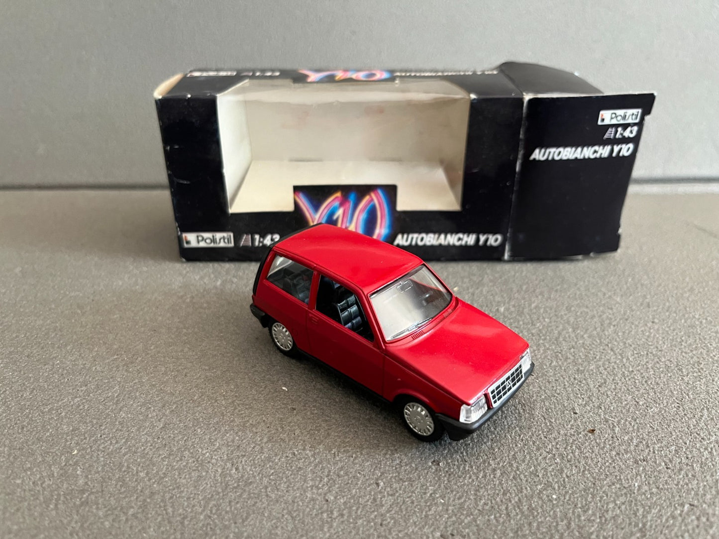 Ancienne Voiture miniature Autobianchi Y10 Polistil Italy au 1/43