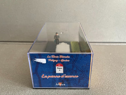 Voiture Miniature Renault Juvaquatre Etape 4 La Route Bleue RN7 1/43