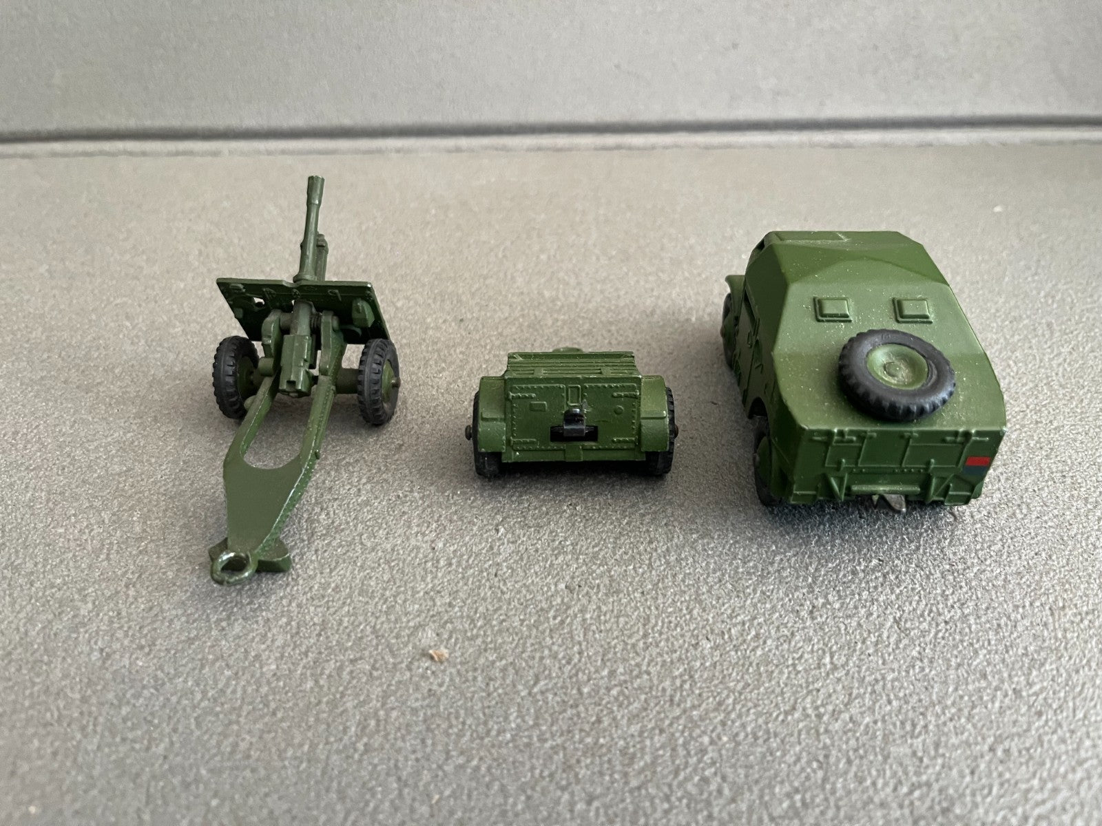Ancienne Voiture miniature Militaire Field Artillery Tractor Dinky Toys 688 UK