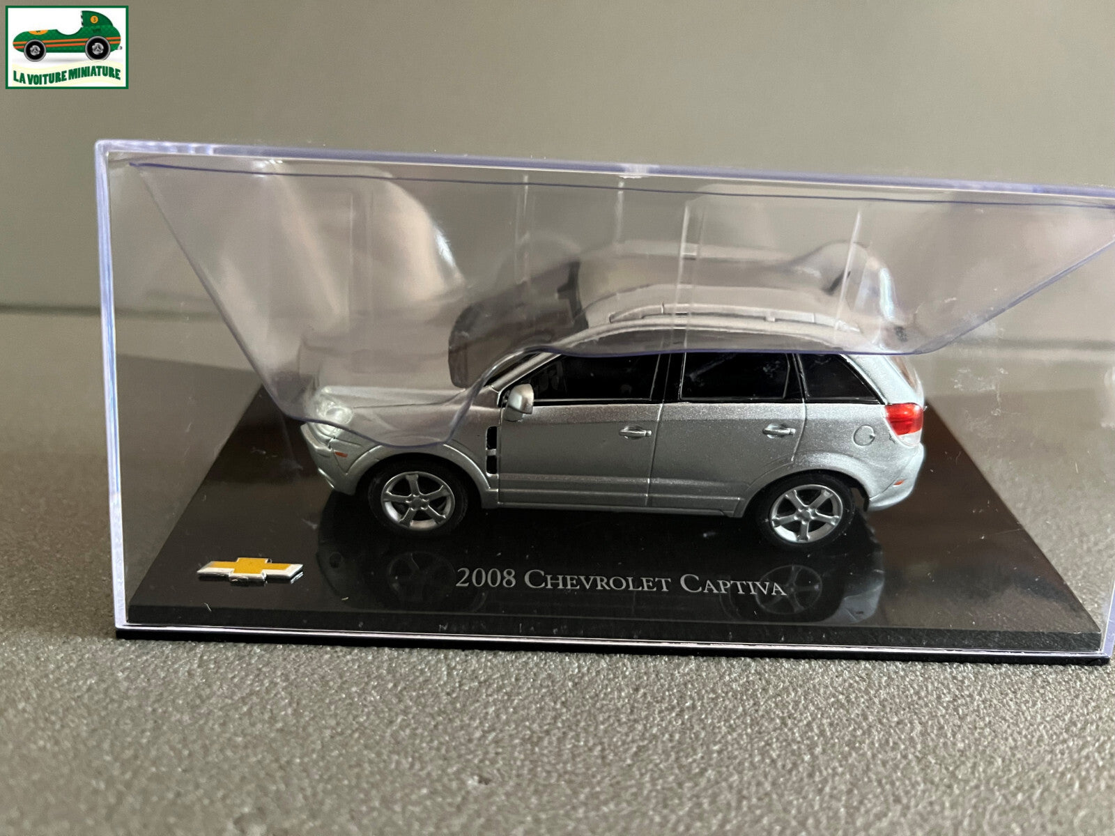 Voiture miniature Américaine Chevrolet Captiva 2008 au 1/43