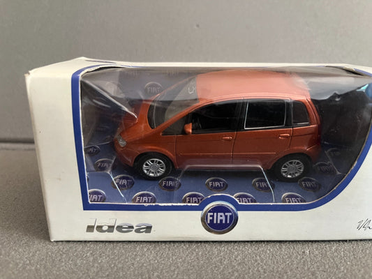 Voiture Miniature Fiat Idea Norev au 1/43