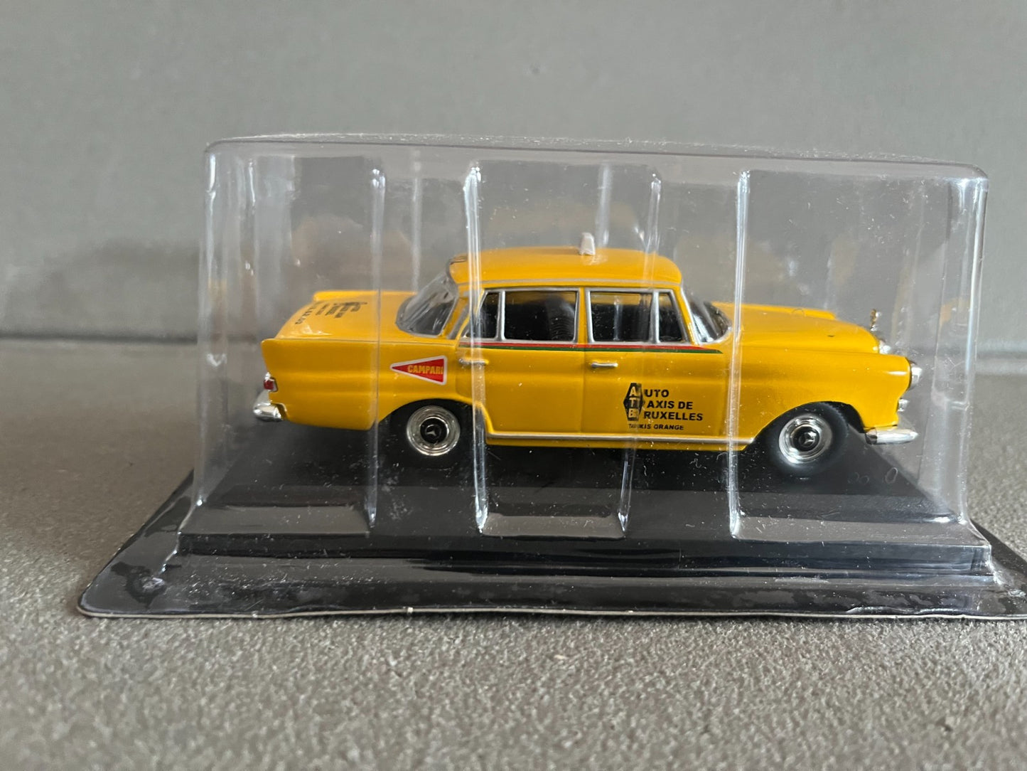 Voiture Miniature Mercedes 200 Bruxelles 1962 Taxi Du Monde au 1/43 Altaya