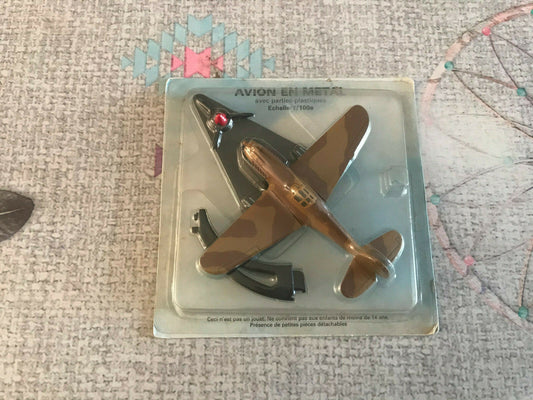Avion miniature Militaire P-40C Tomahawk 1/100