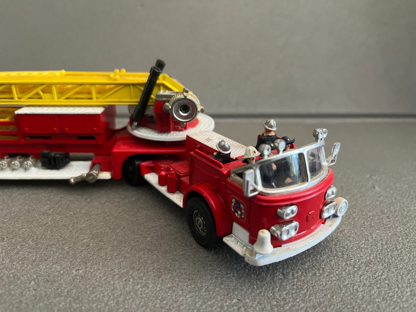 Voiture miniature Camion Pompiers Corgi Major Toys American La France GT Britain