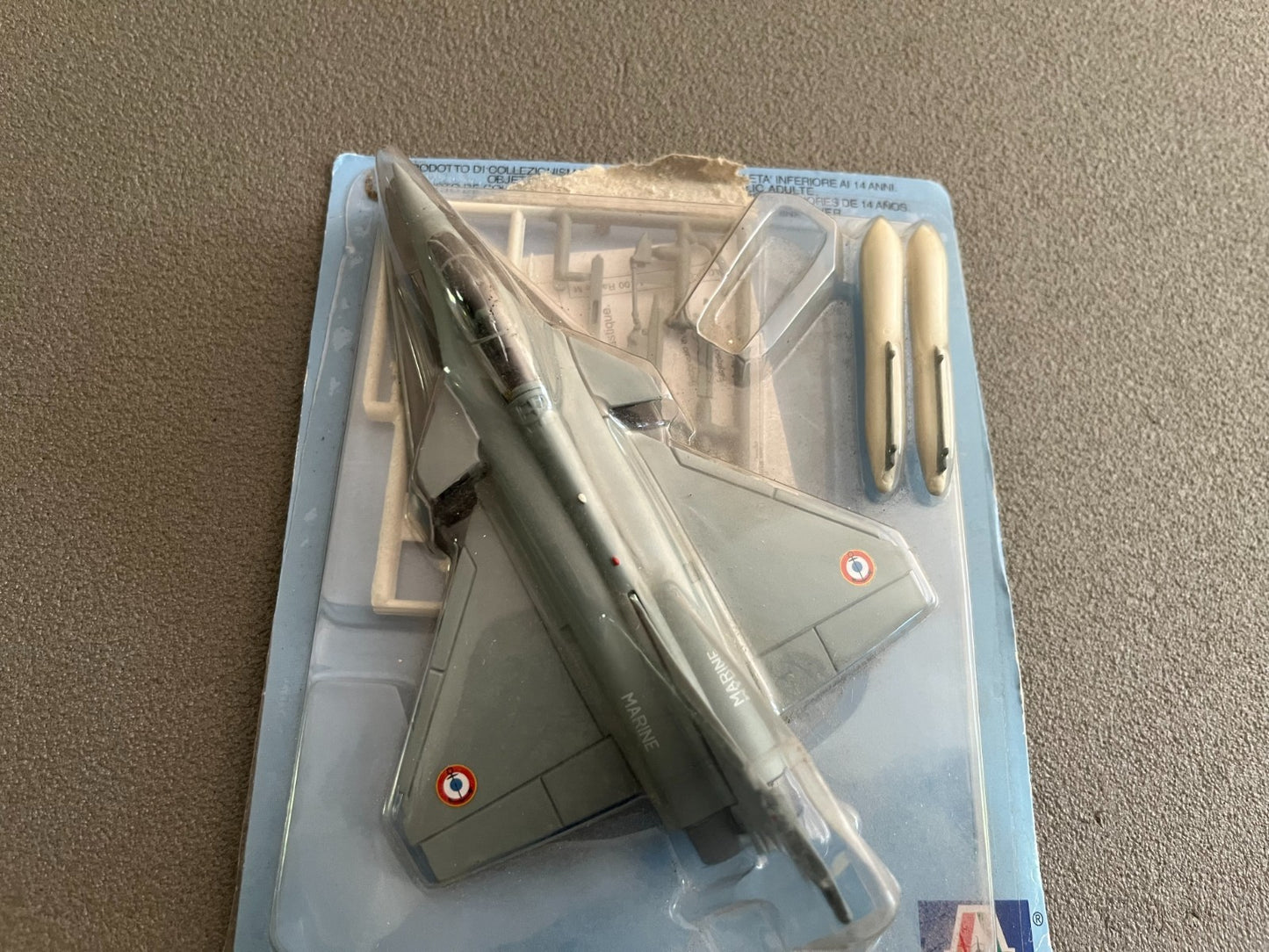 Avion miniature Militaire Rafale M Fabbri Italeri 1/100