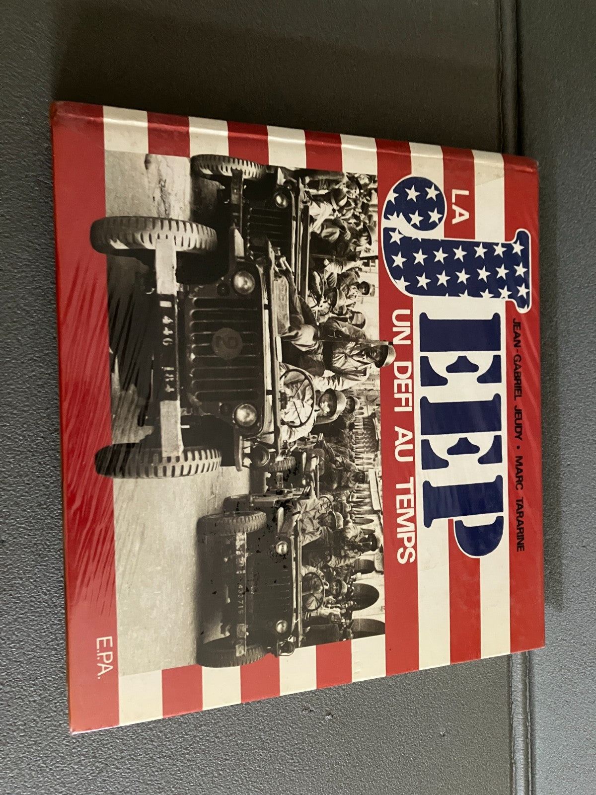 Livre Voiture Automobile Jeep Un Défi au Temps E.P.A