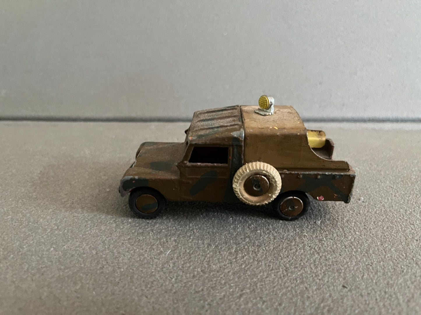Ancienne Miniature Voiture Land Rover 109 WB Corgi Toys Gt Britain Epave