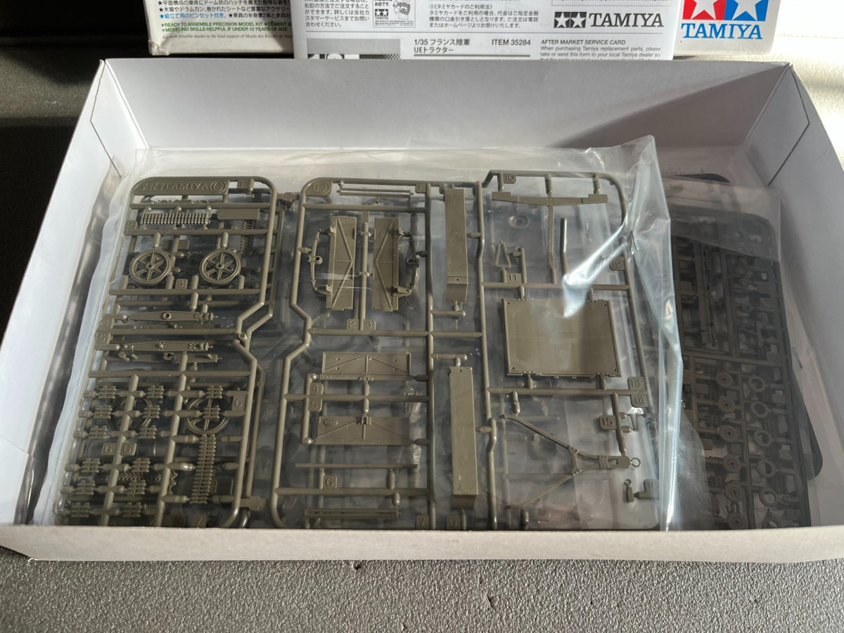 Maquette Militaire Blindé Figurine Soldat French Armored Carrier UE Tamiya 1/35